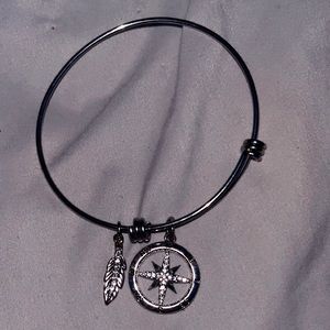 For Pura Vida bracelets can be sold together or separately